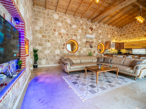  gece  -  Kasım
  | Kalkan Akbel'de Muhafazakar Aile İçin Özel Havuzlu Jakuzili Villa